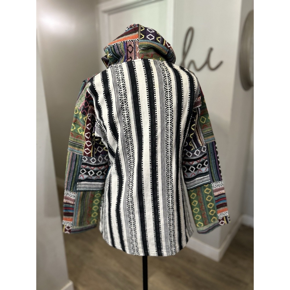 NWOT Rising International Colorado Nights Patchwork Hoody Poncho Size Medium - Picture 3 of 8
